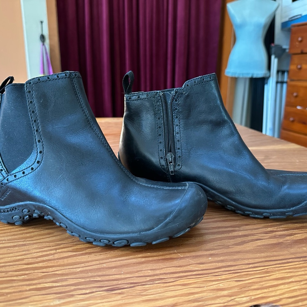 Merrill Black Leather Ankle Boots 8.5-9